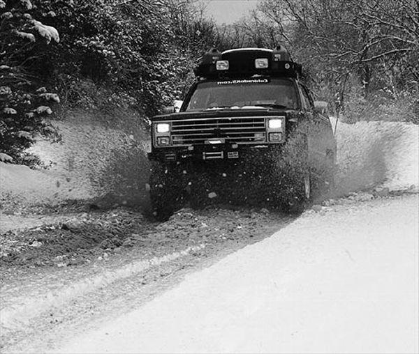 Sāciet dzinēju. Motora ieslēgšana sals