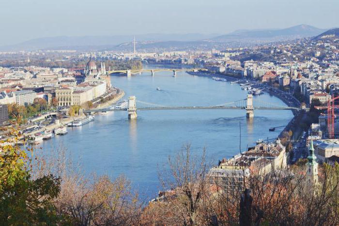 prague novembrī apskatei tūristu