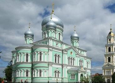 Serafimo-Divejevskas klosteris: foto un apraksts
