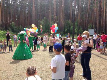 Lauku klubs "Lesnaya Polyana" (Berezovskis): pakalpojumu saraksts, fotogrāfijas, atsauksmes