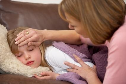 Kā atpazīt pirmās meningīta pazīmes bērnībā